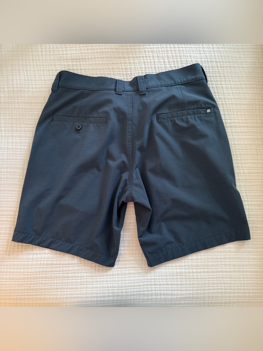 Travis Mathew Men’s Tech Chino 8” golf shorts - Picture 2 of 4